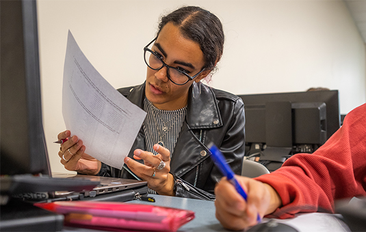 Sociology student in research process class