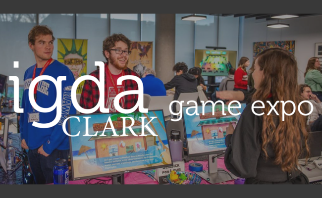 看电子游戏的学生. 文字是IGDA Clark Game Expo.