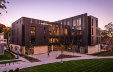 媒体艺术、计算机和设计中心是贝克尔设计学院的所在地 & 技术