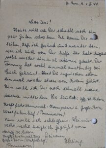 Back of postcard featuring message to German soldier's loved one.