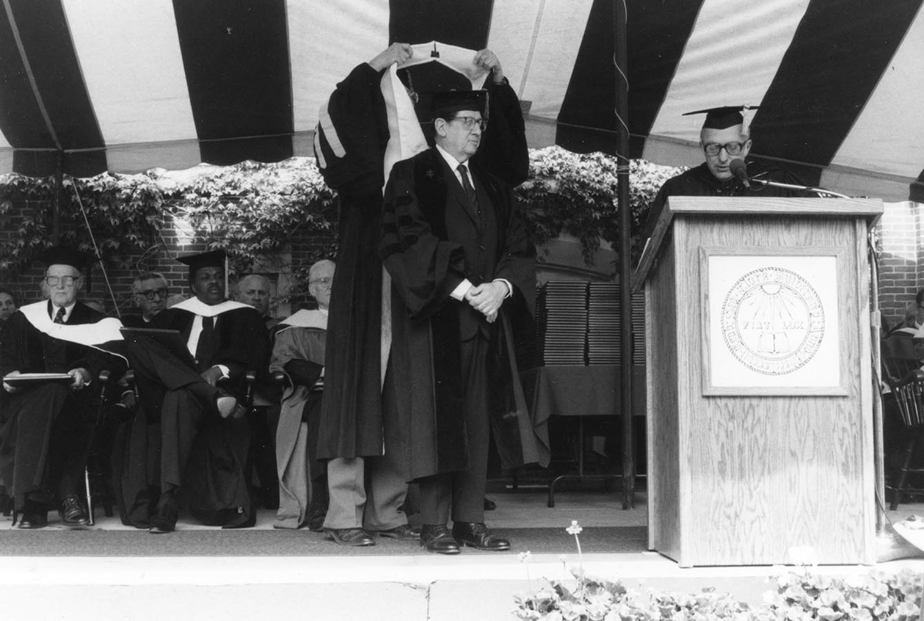 Carl Schorske receiving honorary degree from Clark University