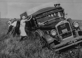 Students during the 1925 transcontinental road trip 