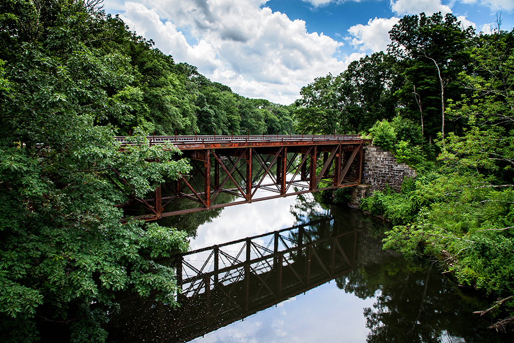 Railroad bridge across Blackstone River